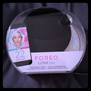 Foreo Luna fofo facial cleansing brush